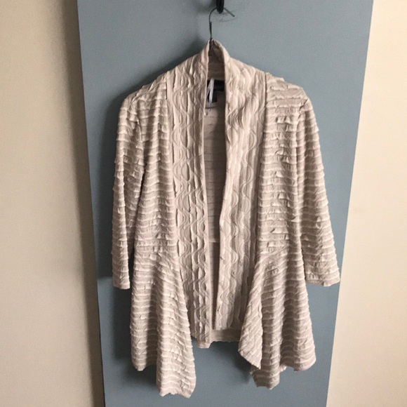 Size 4 Frank Lyman Design Cream vest - Picture 1 of 4